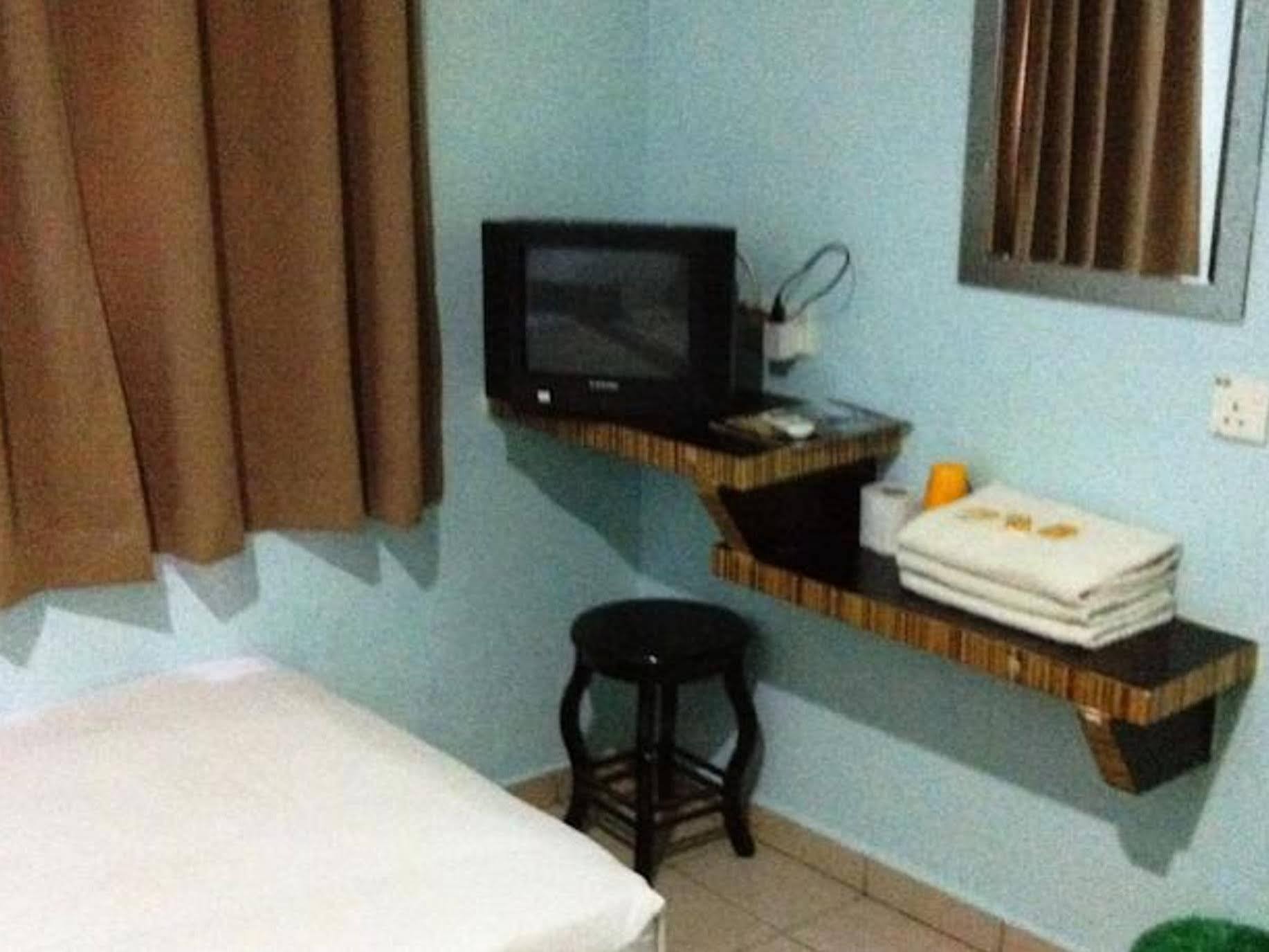 Hotel Traveller Kota Kinabalu Buitenkant foto