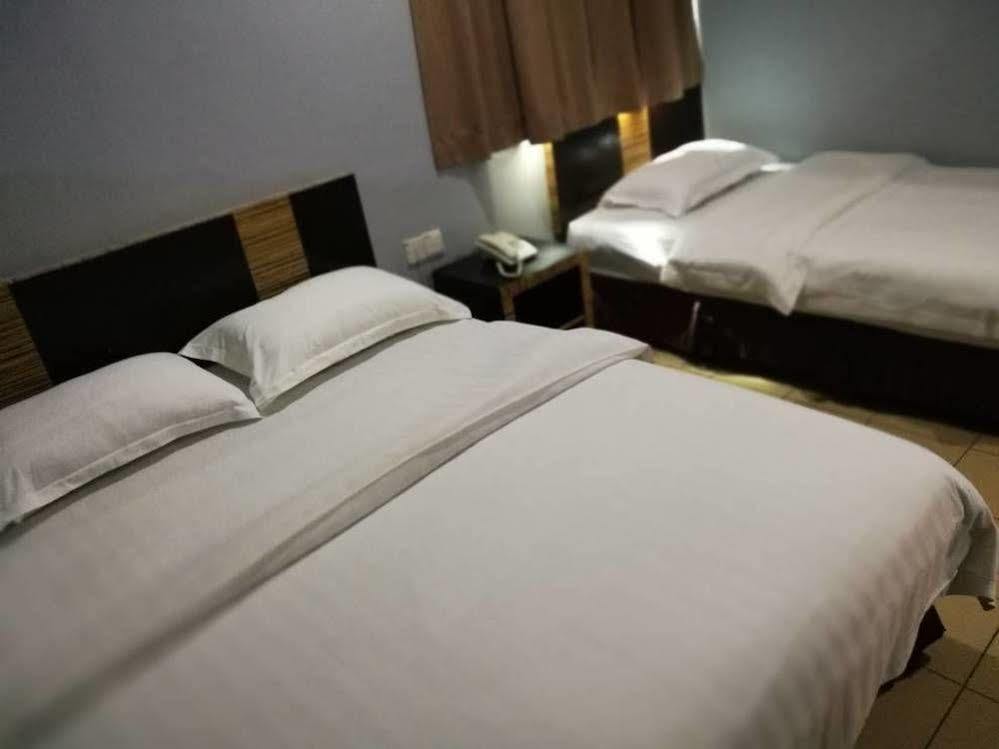 Hotel Traveller Kota Kinabalu Buitenkant foto