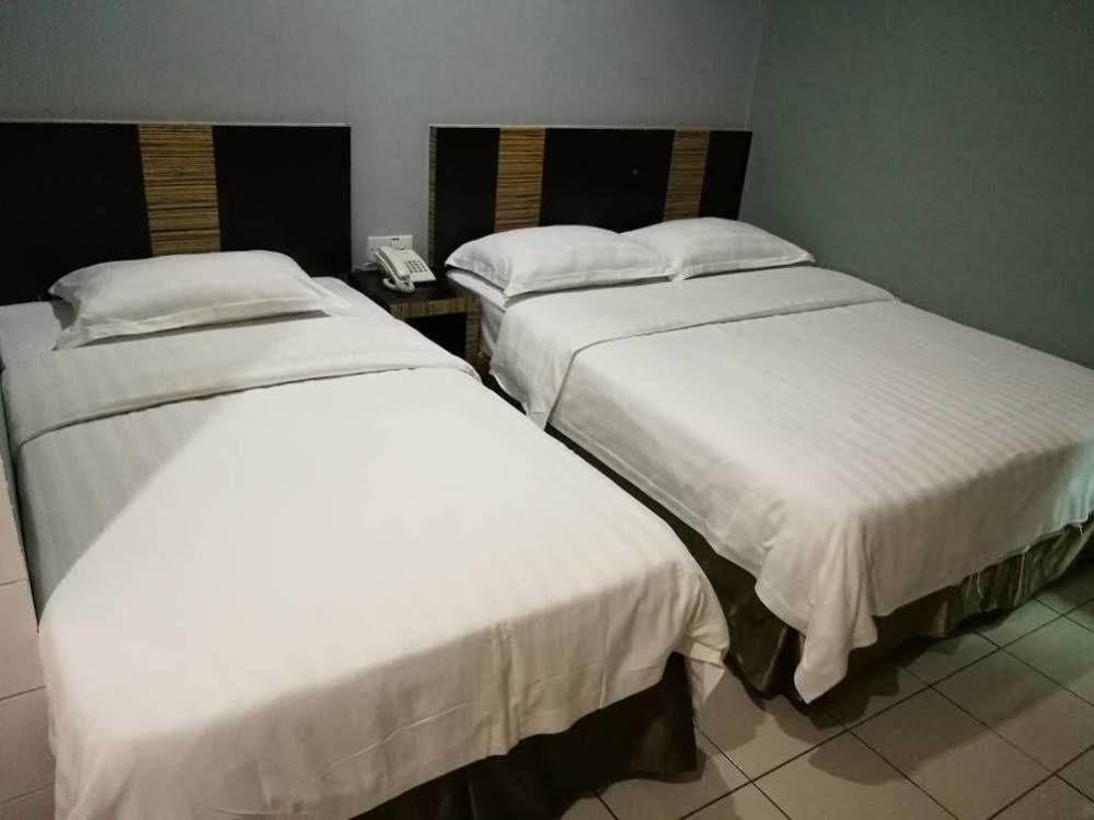 Hotel Traveller Kota Kinabalu Buitenkant foto