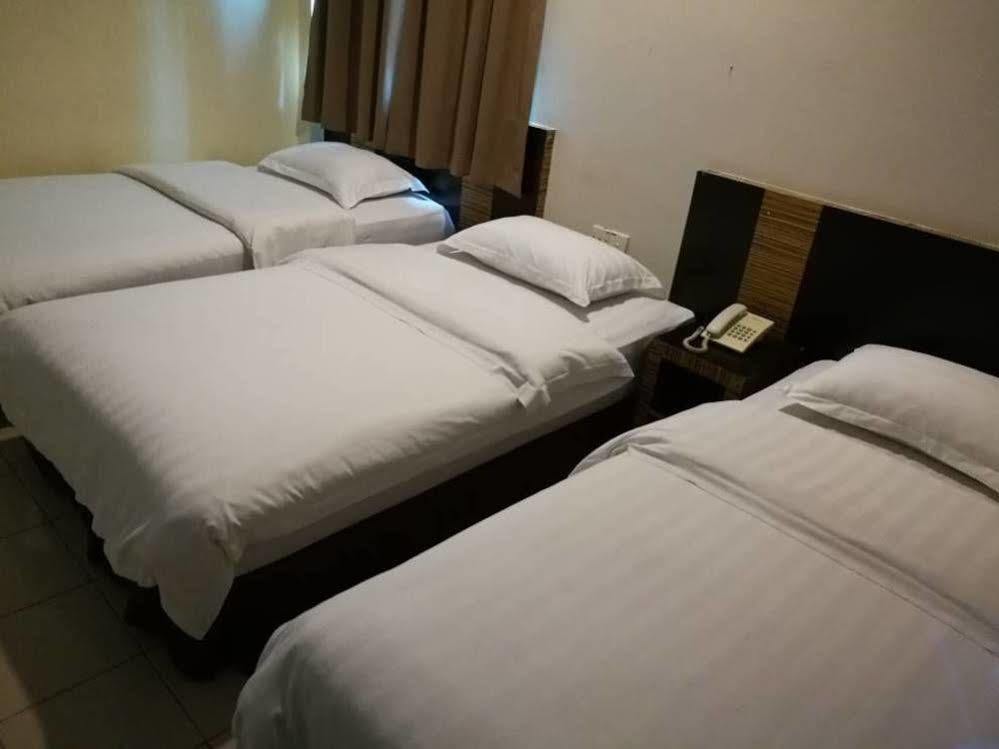 Hotel Traveller Kota Kinabalu Buitenkant foto