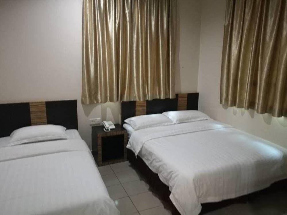 Hotel Traveller Kota Kinabalu Buitenkant foto
