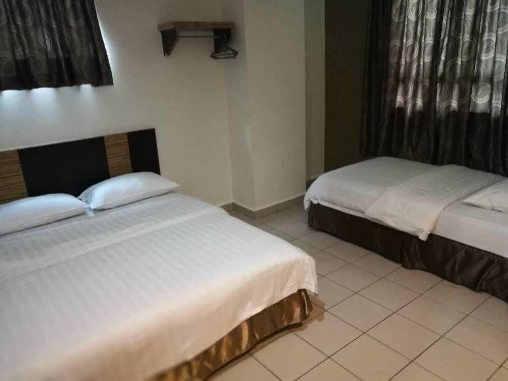 Hotel Traveller Kota Kinabalu Buitenkant foto