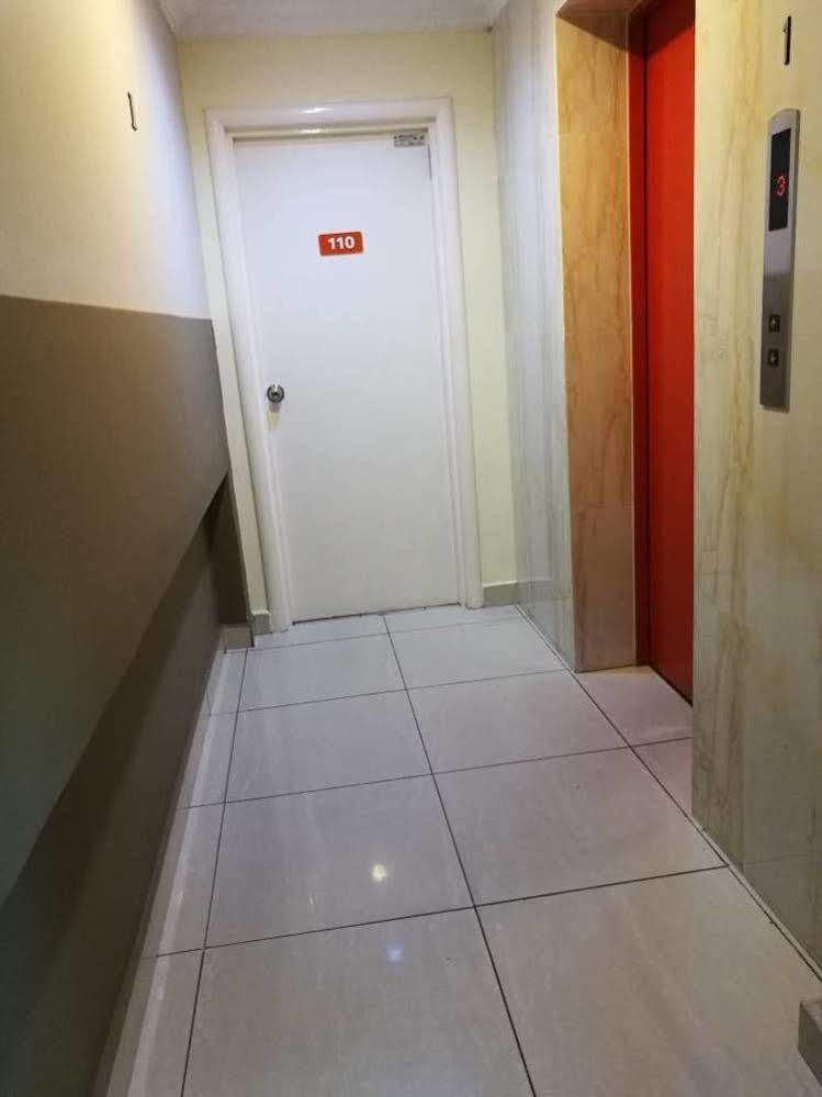 Hotel Traveller Kota Kinabalu Buitenkant foto
